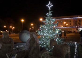 MOJE LOUNY TV: PŘIJEL MIKULÁŠ, ROZSVÍTIL SE STROMEK