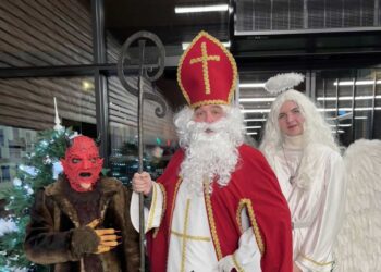 MIKULÁŠ BYL V BAZÉNU