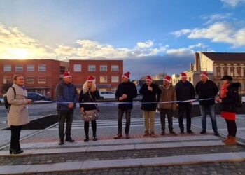 VEDENÍ MĚSTA OTEVŘELO PARKOVIŠTĚ