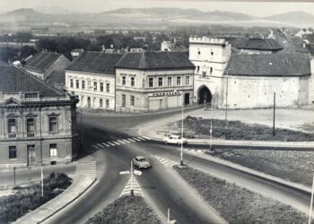 FOTOGRAFIE Z PUBLIKACE O LOUNECH