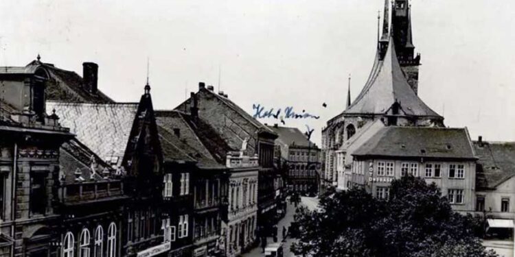 RETRO LOUNY NÁMĚSTÍ