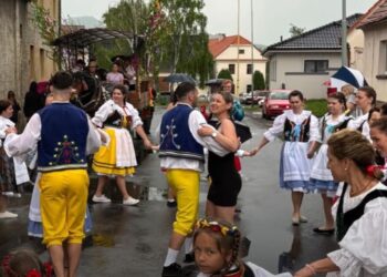 MOJE LOUNY TV: STAROČESKÉ MÁJE V DOBROMĚŘICÍCH