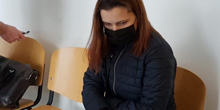 PŘIHLÍŽELA UTÝRÁNÍ SYNA