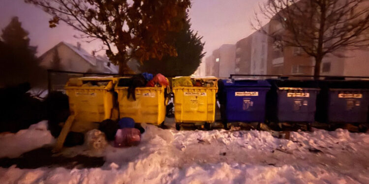MĚSTO SE ZAVÁZALO ZPOŽDĚNÝ SVOZ ODPADU VYŘEŠIT