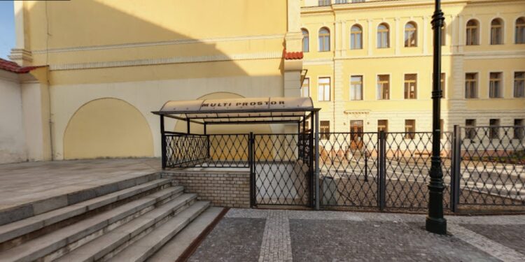 MĚSTO CHCE PRONAJMOUT MULTIPROSTOR