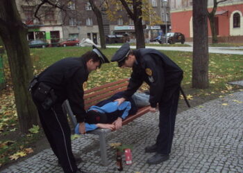 MĚSTSKÁ POLICIE PROTI OPILCŮM