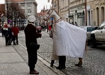 VE ČTVRTEK DOPOLEDNE PŮJDE PRŮVOD MĚSTEM