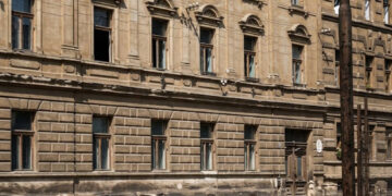 LOUNY PODĚBRADOVA ULICE