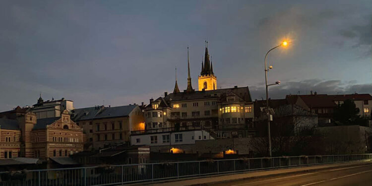 LOUNY SE NEOKOUKAJÍ