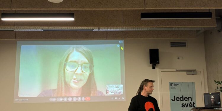 JEDEN SVĚT POKRAČUJE