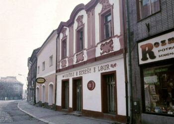 LOUNY V DEVADESÁTÝCH LETECH