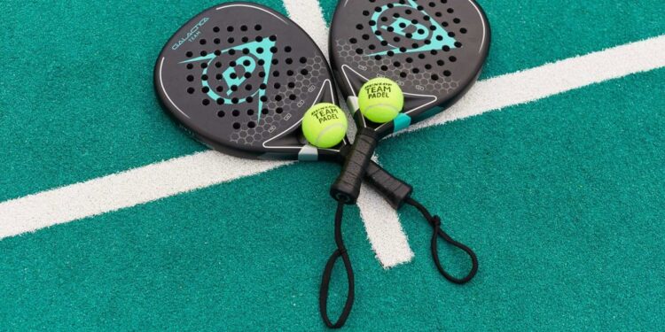 BUDOU HRÁT ZASTUPITELÉ PADEL?