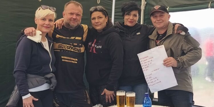 MOTOKROS V DIVICÍCH